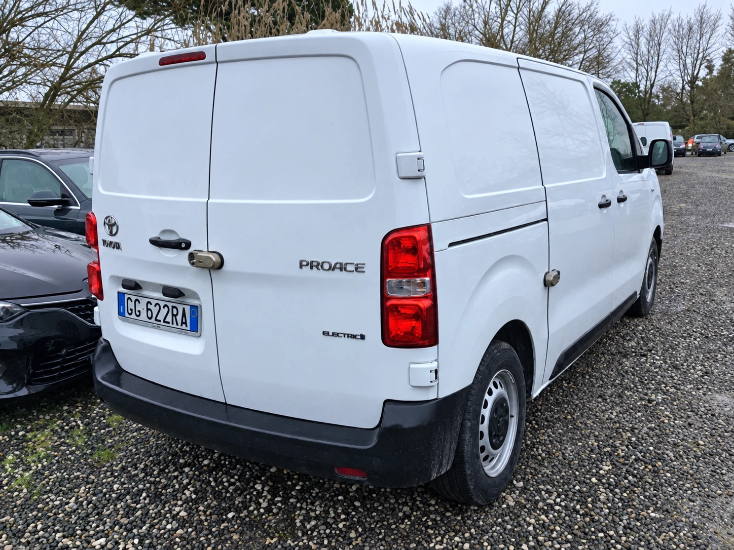 Toyota Proace L2 75 kWh/Товарен/Нави/Климатроник/SlamLock/, снимка 3 - Бусове и автобуси - 56082487