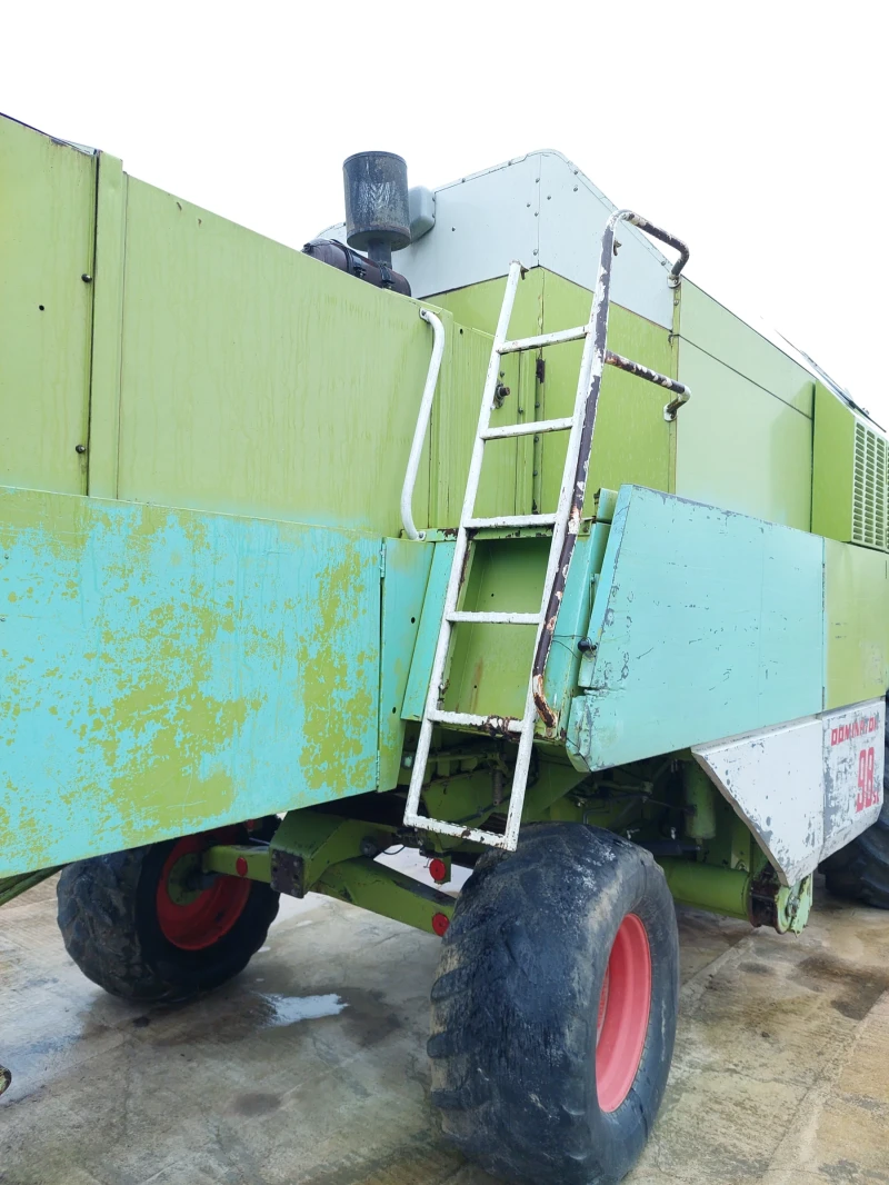 Комбайн Claas Dominator 98sl, снимка 4 - Селскостопанска техника - 53101121