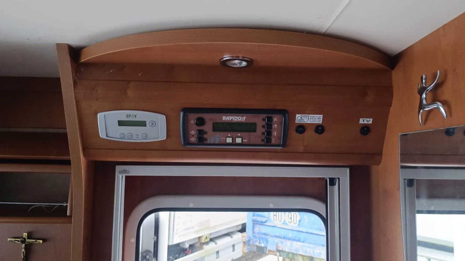 Кемпер Mercedes-Benz RAPIDO 990M - изображение 9