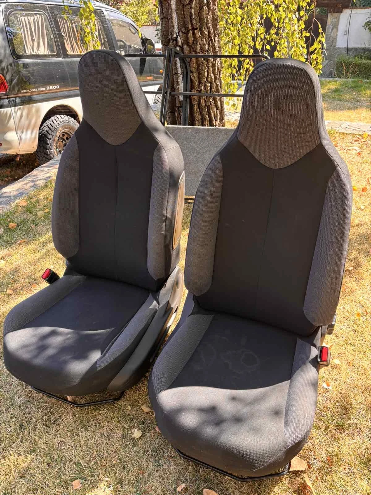 Седалки Toyota aygo, снимка 2 - Части - 56279061