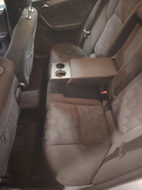 Mercedes-Benz C 200, снимка 10