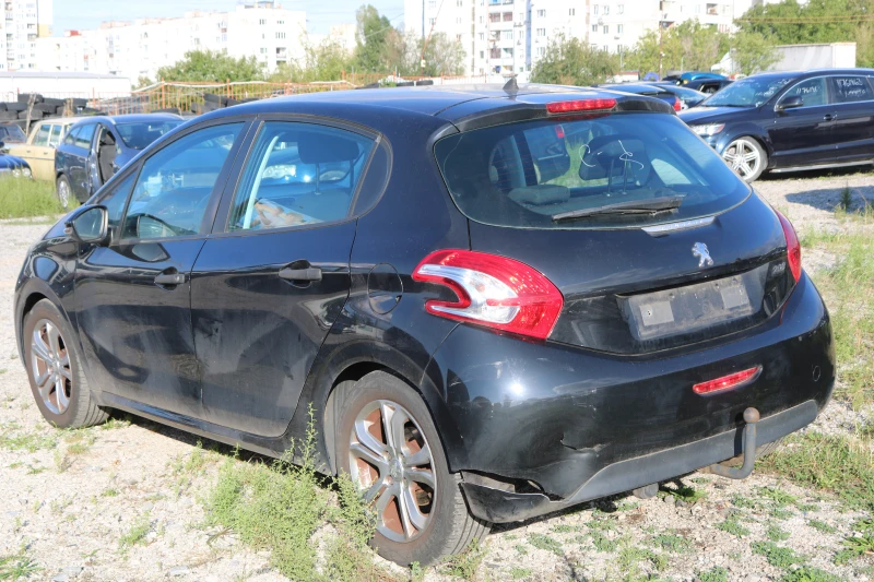 Peugeot 208 1.4 90 к.с. НА ЧАСТИ, снимка 7 - Автомобили и джипове - 47320673