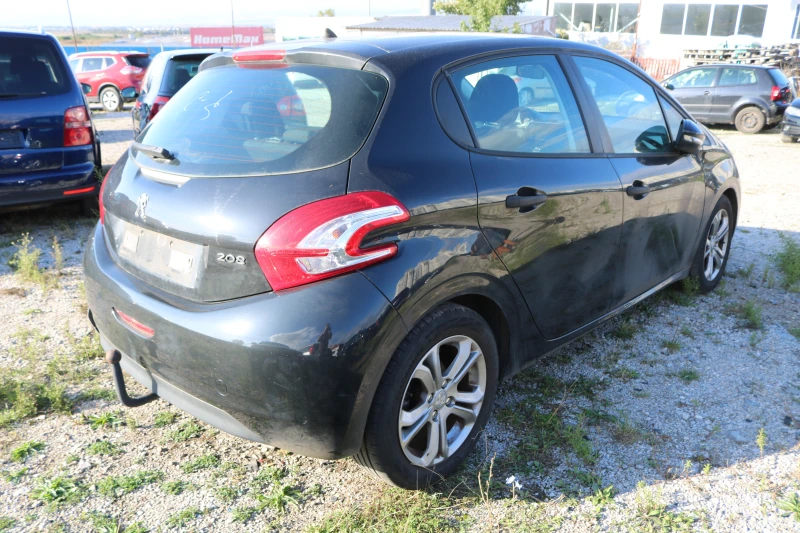 Peugeot 208 1.4 90 к.с. НА ЧАСТИ, снимка 5 - Автомобили и джипове - 47320673