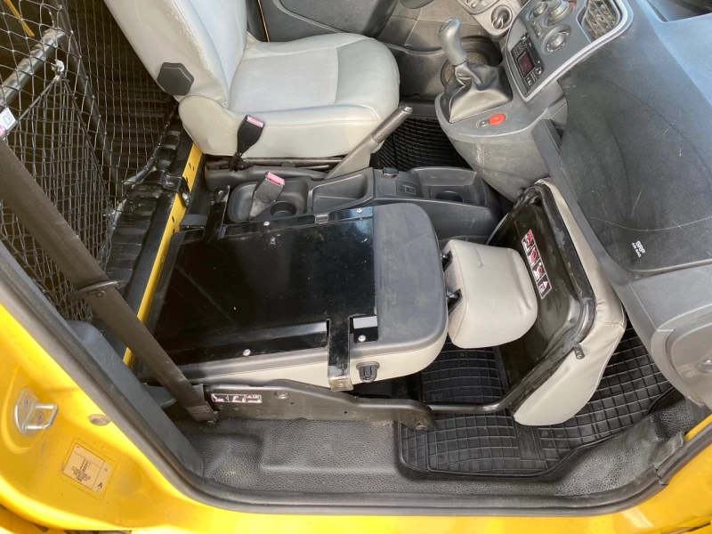 Renault Kangoo 1, 5 dci AC Camera, снимка 11 - Автомобили и джипове - 52336255