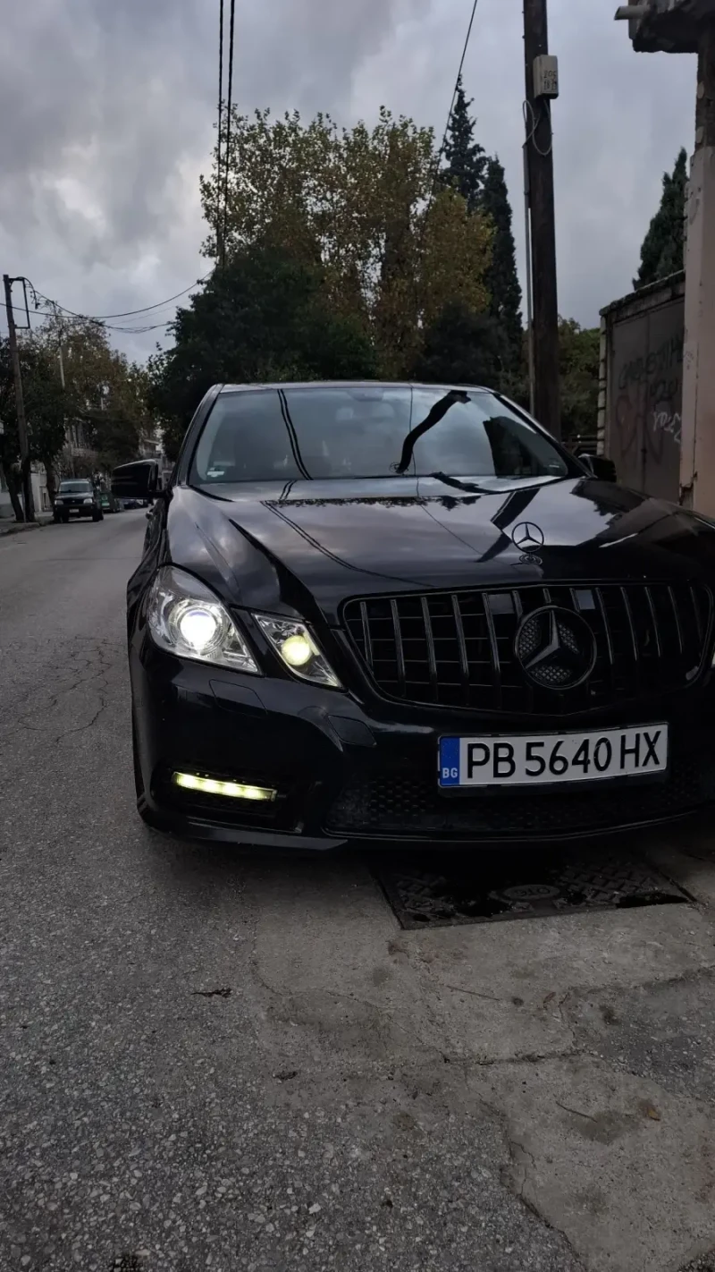 Mercedes-Benz E 220, снимка 2 - Автомобили и джипове - 52793393