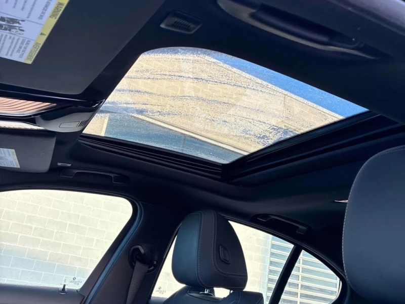 BMW 330 i xDrive 2023 * CARFAX * БЕЗ ПЪРВОНАЧАЛНА ВНОСКА, снимка 11 - Автомобили и джипове - 52714807