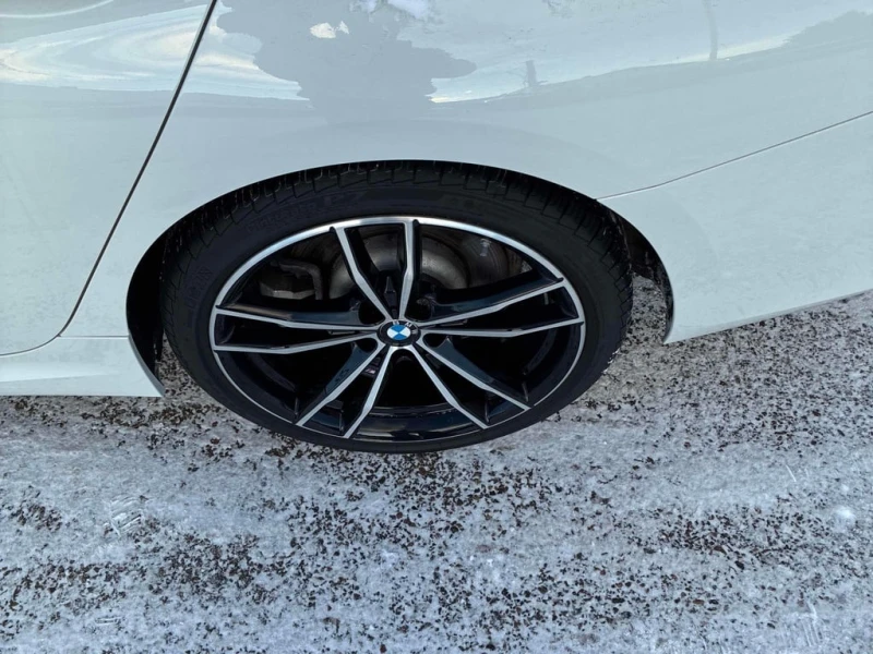 BMW 330 i xDrive 2023 * CARFAX * БЕЗ ПЪРВОНАЧАЛНА ВНОСКА, снимка 6 - Автомобили и джипове - 52714807