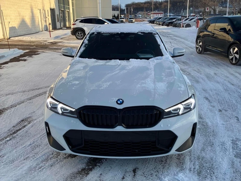 BMW 330 i xDrive 2023 * CARFAX * БЕЗ ПЪРВОНАЧАЛНА ВНОСКА, снимка 2 - Автомобили и джипове - 52714807