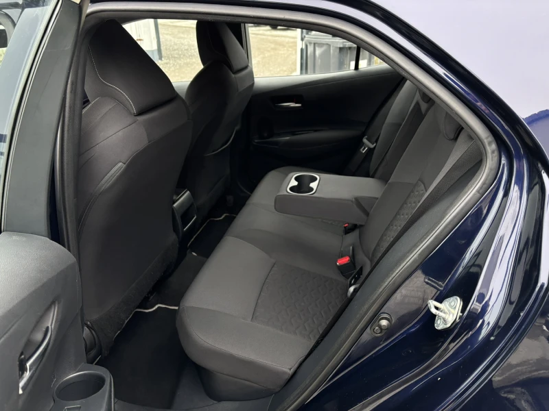 Toyota Corolla 1.8 HYBRID, снимка 17 - Автомобили и джипове - 53425064