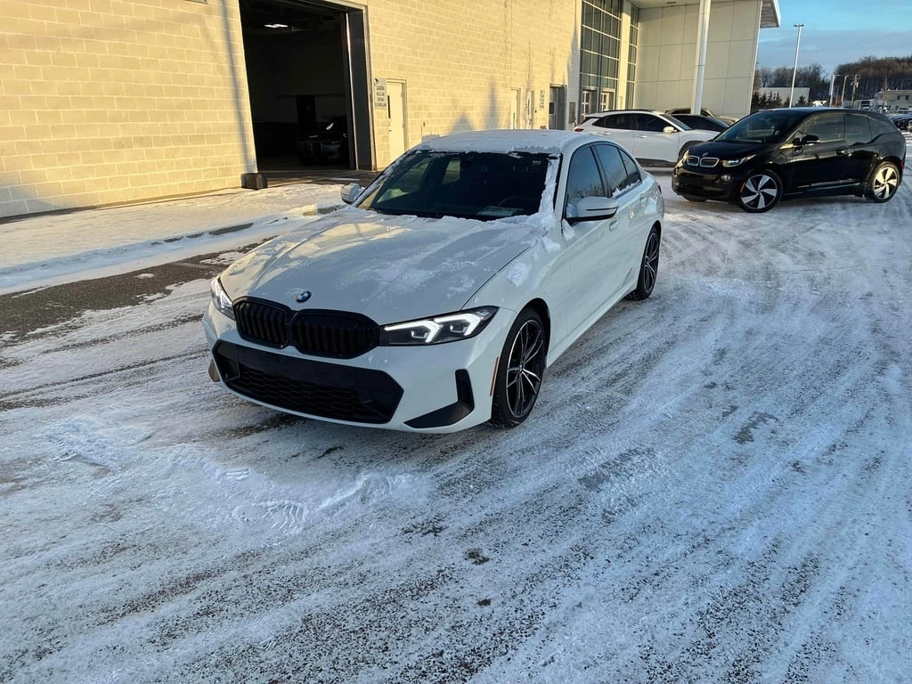 BMW 330 i xDrive 2023 * CARFAX * БЕЗ ПЪРВОНАЧАЛНА ВНОСКА, снимка 1