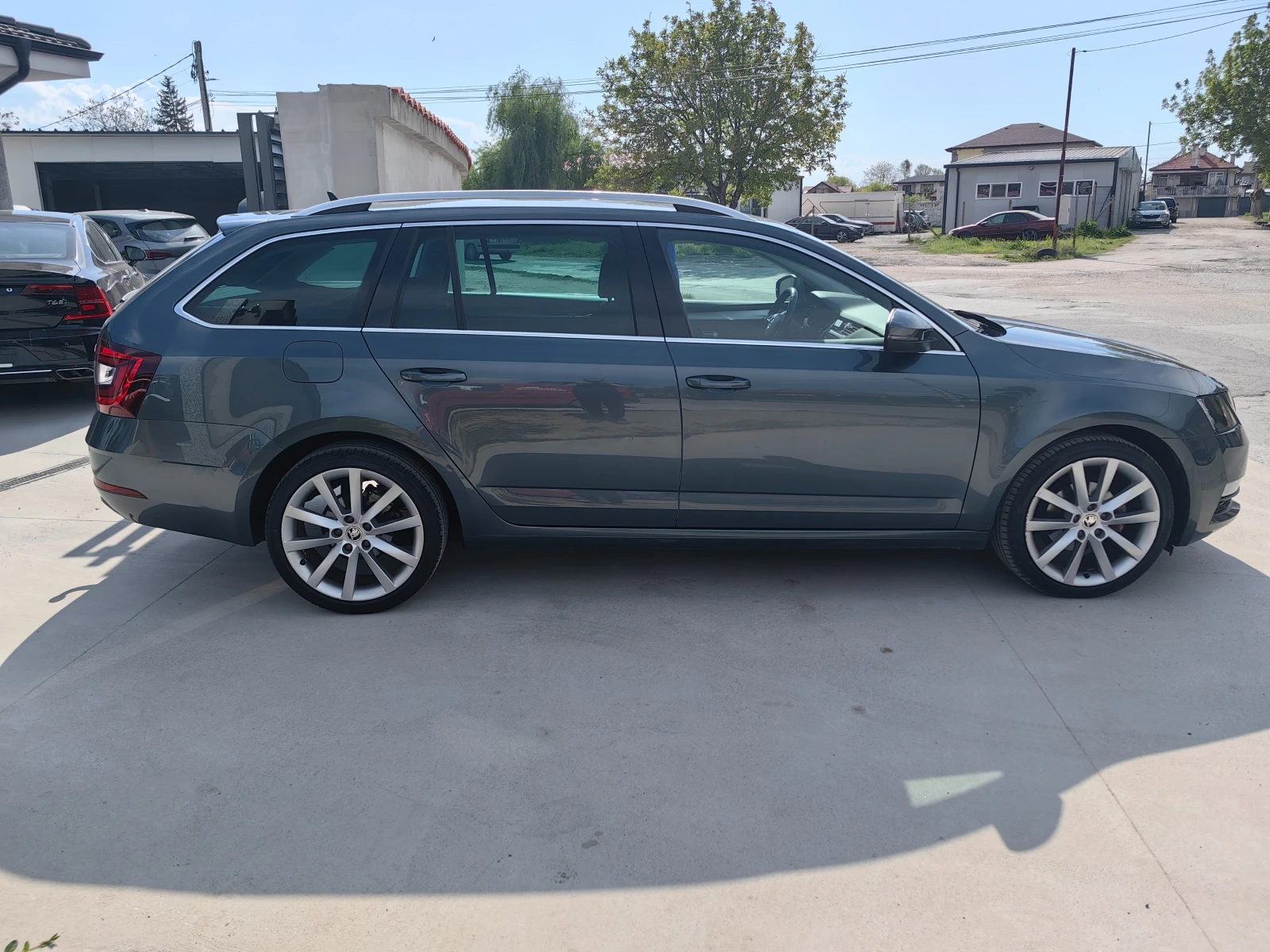 Skoda Octavia 1.6TDI Автомат Нави - изображение 7