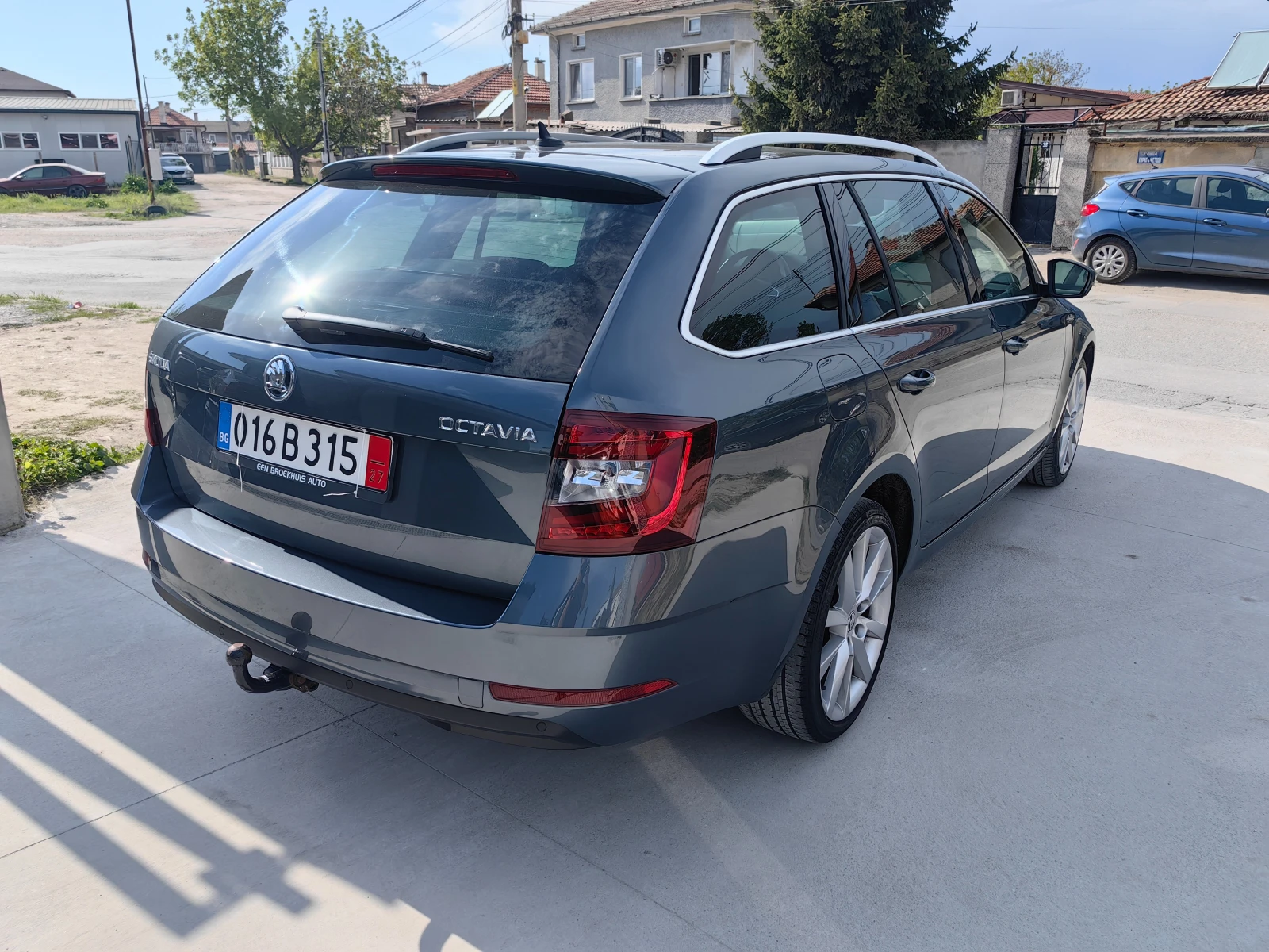Skoda Octavia 1.6TDI Автомат Нави - изображение 6