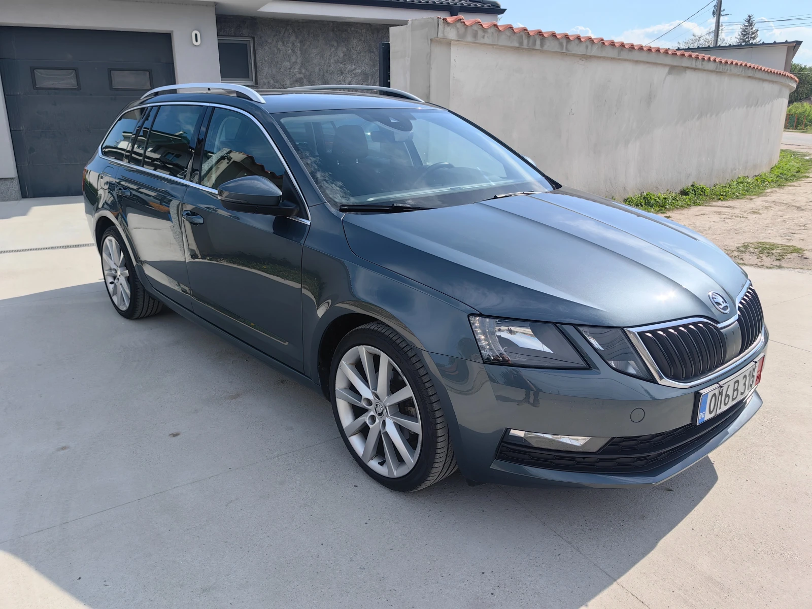 Skoda Octavia 1.6TDI Автомат Нави - изображение 8