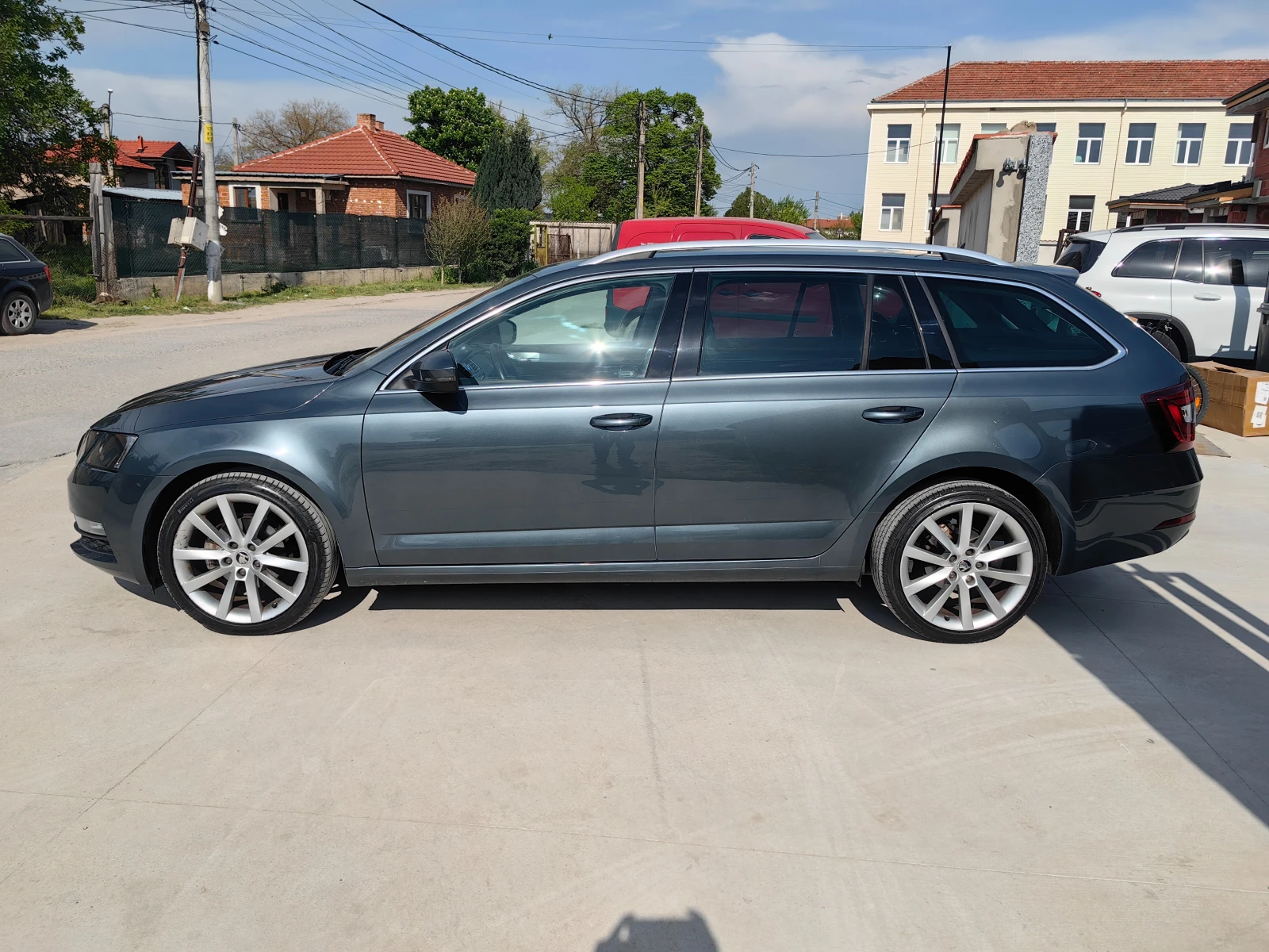 Skoda Octavia 1.6TDI Автомат Нави - изображение 3