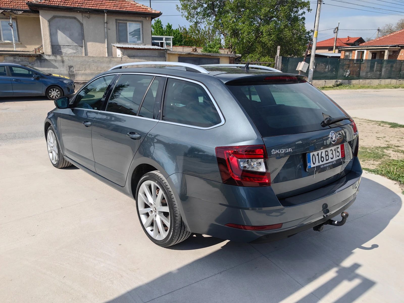 Skoda Octavia 1.6TDI Автомат Нави - изображение 4