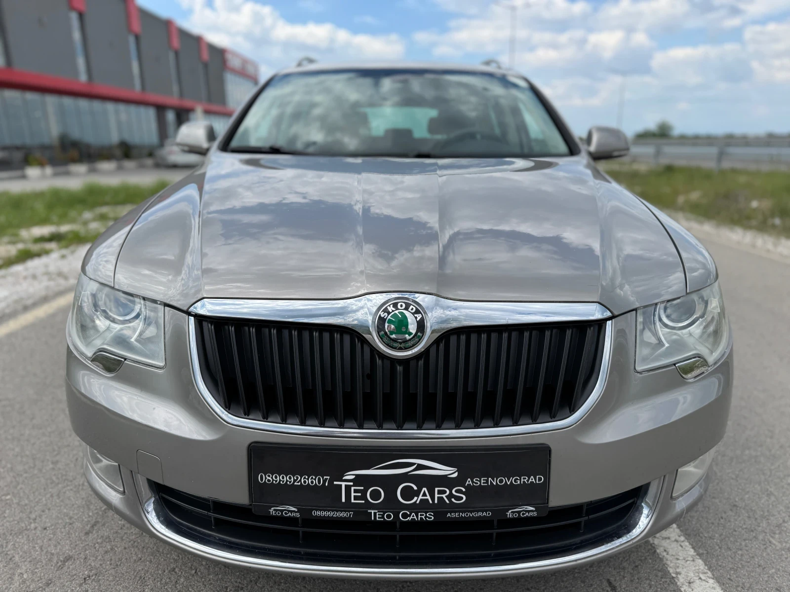 Skoda Superb 2.0TDI 170к.с 4Х4 / ELEGANCE / KOJA / NAVI / XENON - изображение 2