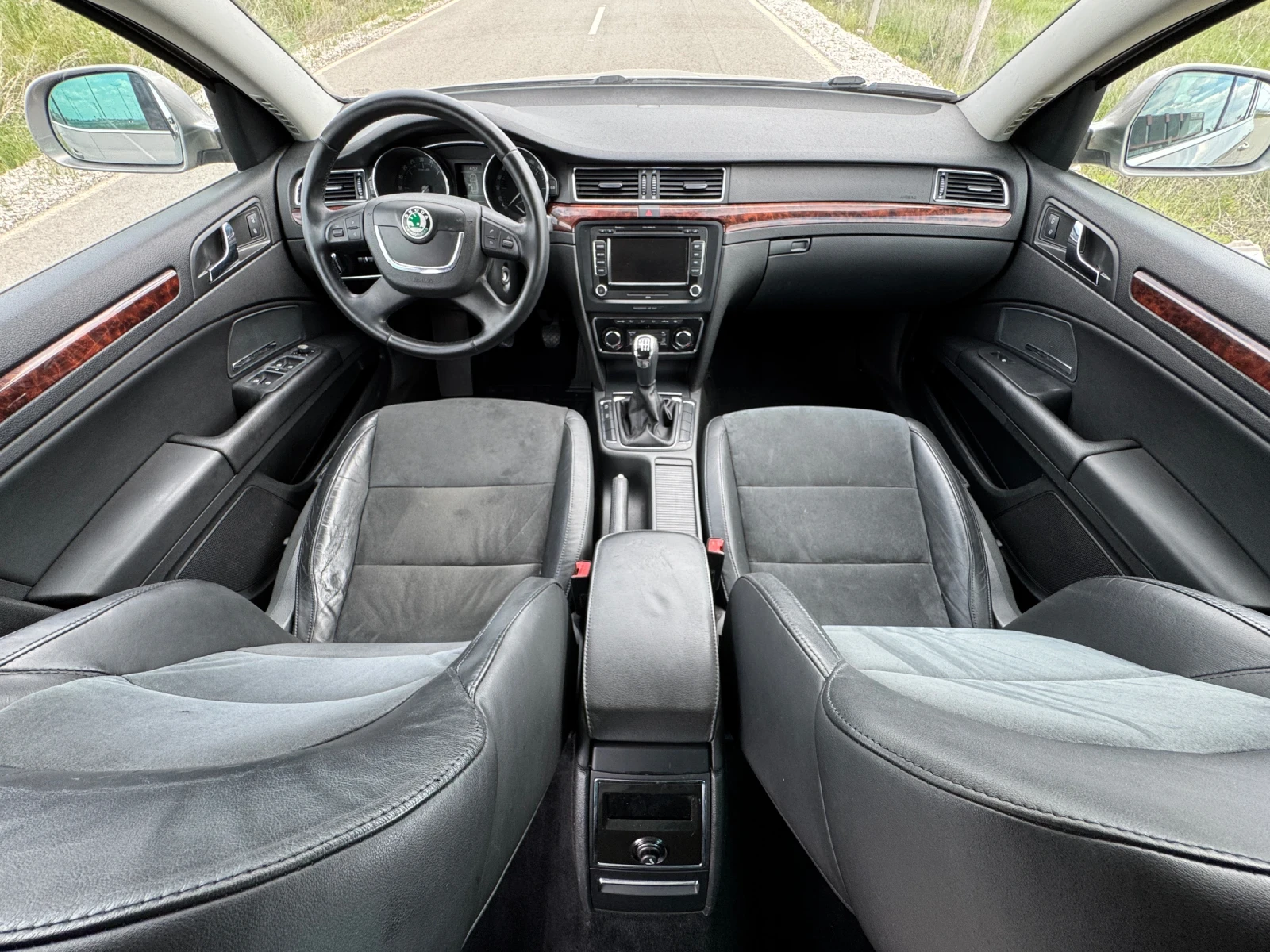 Skoda Superb 2.0TDI 170к.с 4Х4 / ELEGANCE / KOJA / NAVI / XENON - изображение 8
