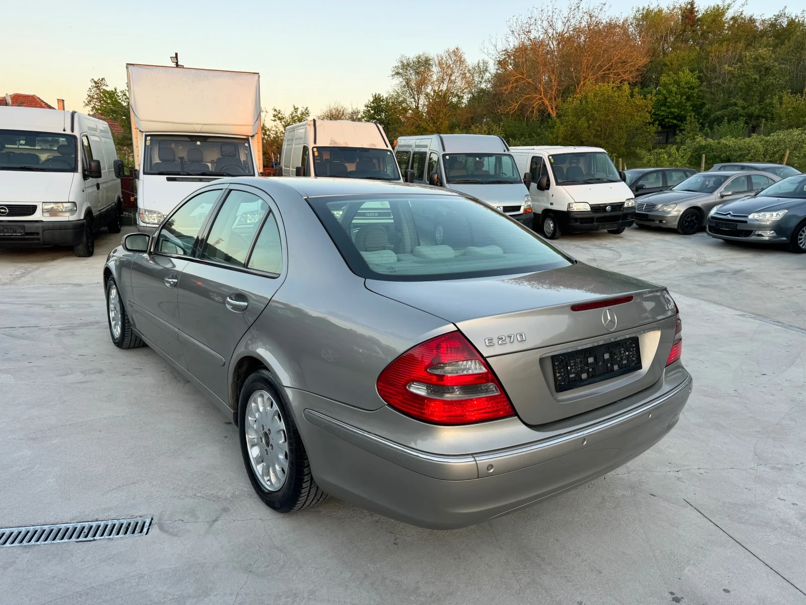 Mercedes-Benz E 270 2.7CDI ELEGANCE - изображение 7