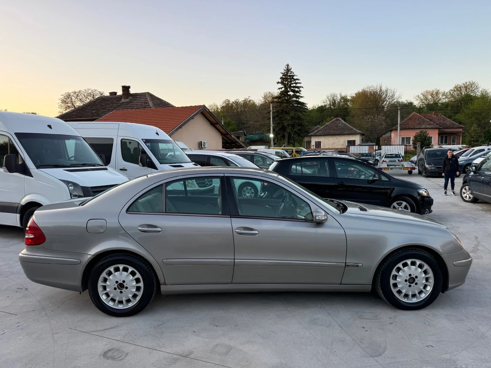 Mercedes-Benz E 270 2.7CDI ELEGANCE - изображение 4