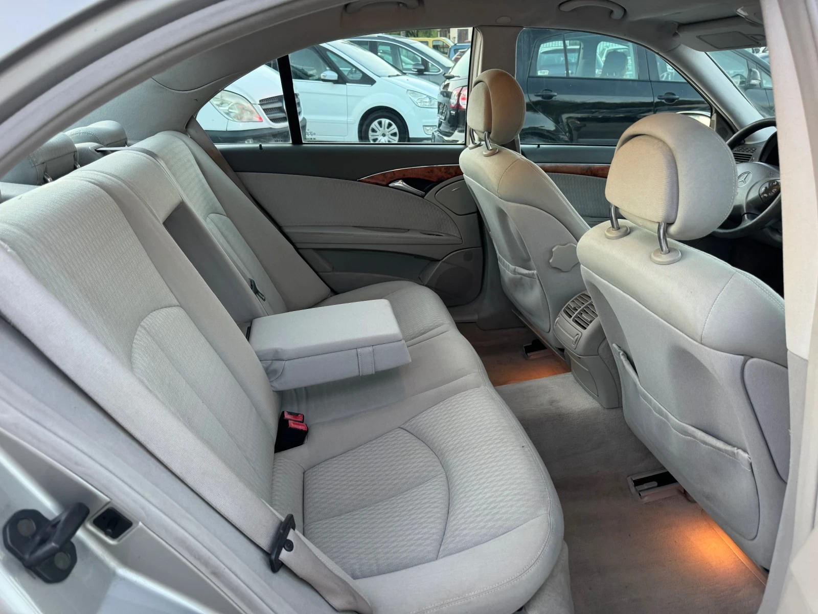 Mercedes-Benz E 270 2.7CDI ELEGANCE - изображение 10