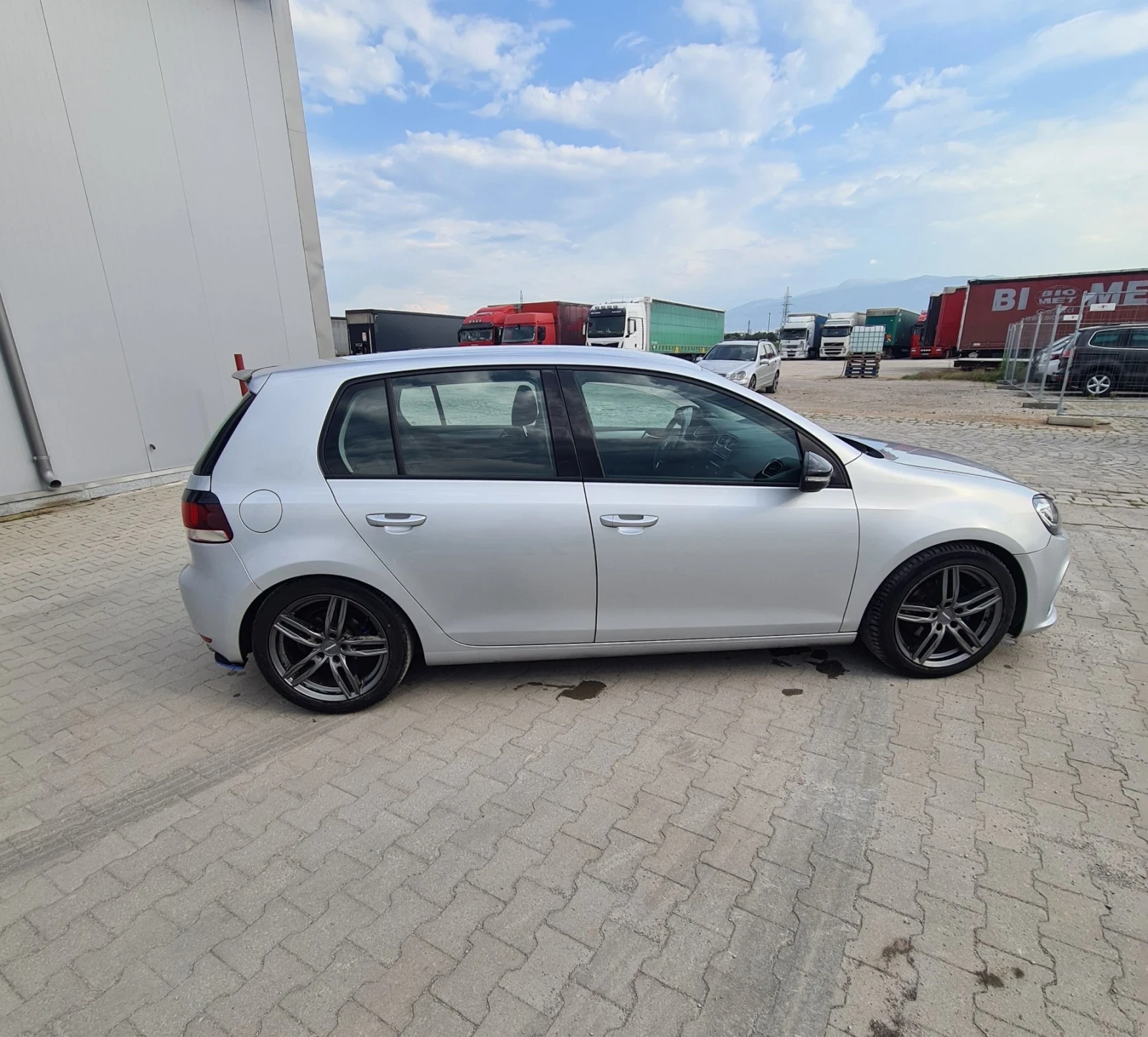 VW Golf Full R-Line / Hybrid-Turbo !!  - изображение 8