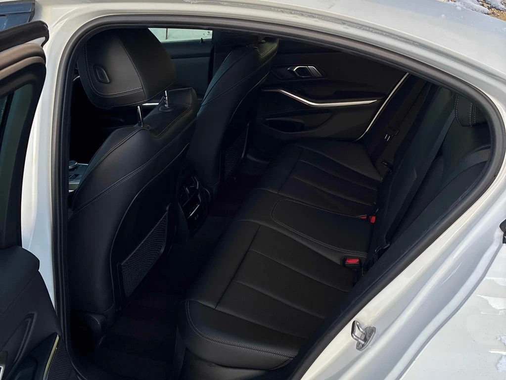 BMW 330 i xDrive 2023 * CARFAX *    | Mobile.bg   12