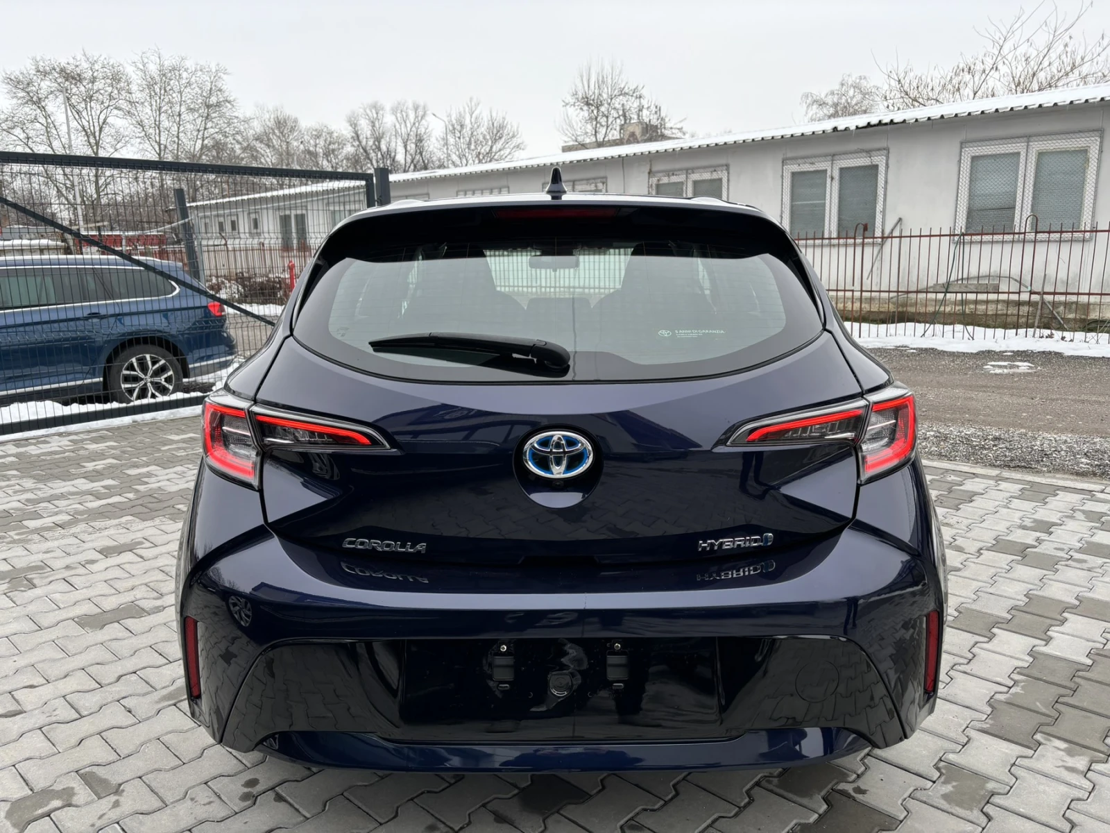 Toyota Corolla 1.8 HYBRID - изображение 5