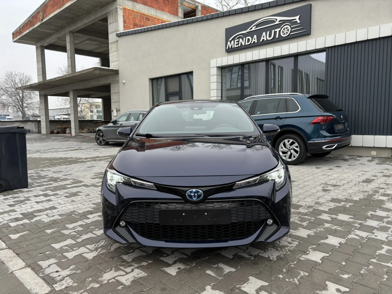 Toyota Corolla 1.8 HYBRID - изображение 2