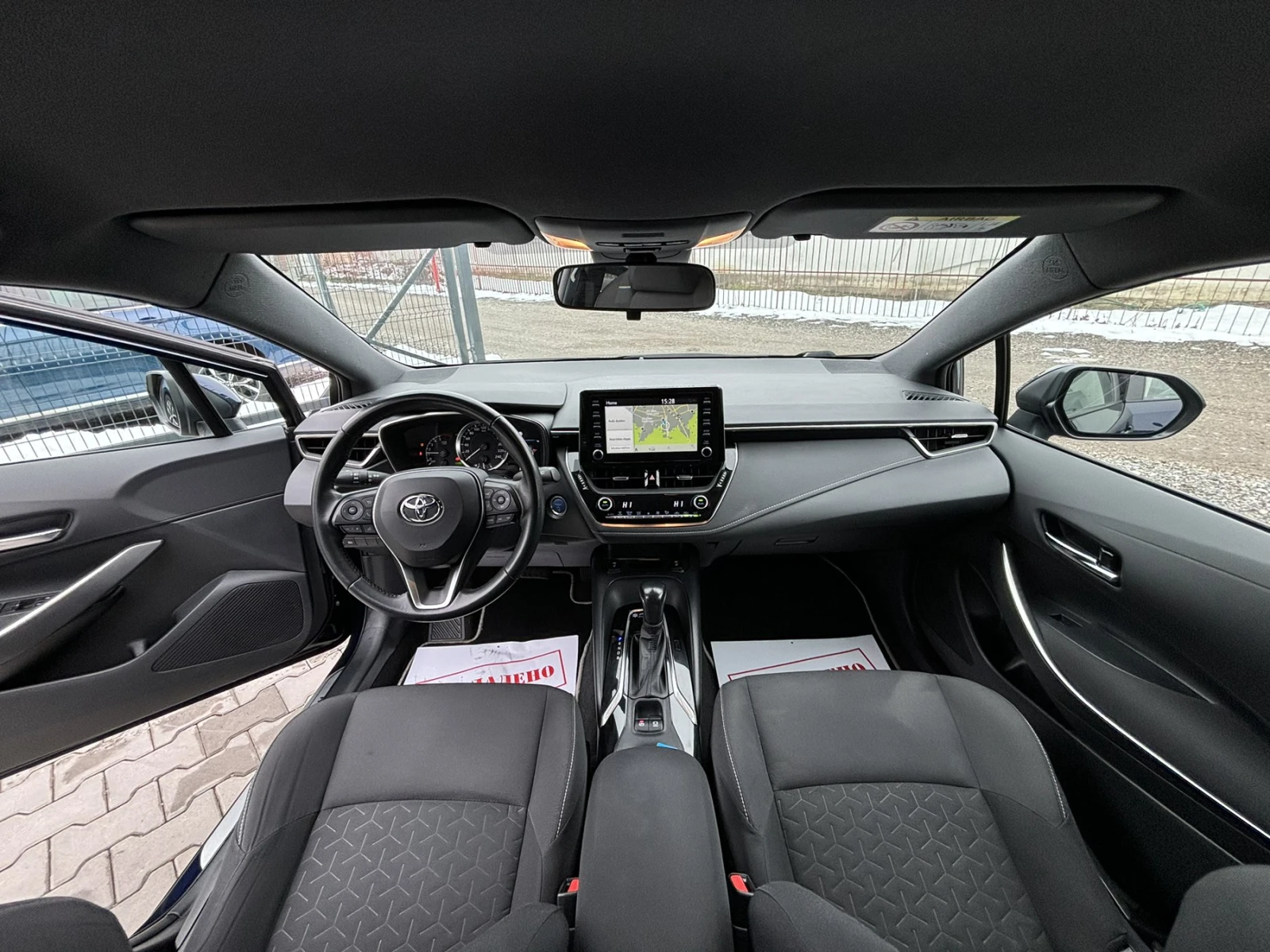 Toyota Corolla 1.8 HYBRID - изображение 10