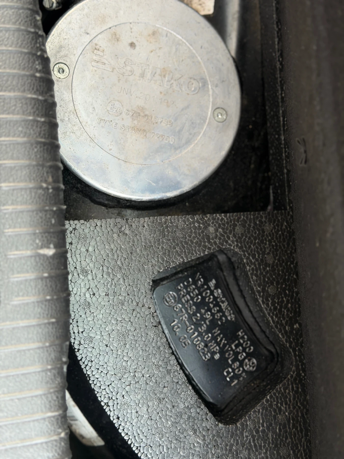 VW Golf 6 Bifuel 1.6 бензин/фабрична газ сервизна история , снимка 17 - Автомобили и джипове - 53714556