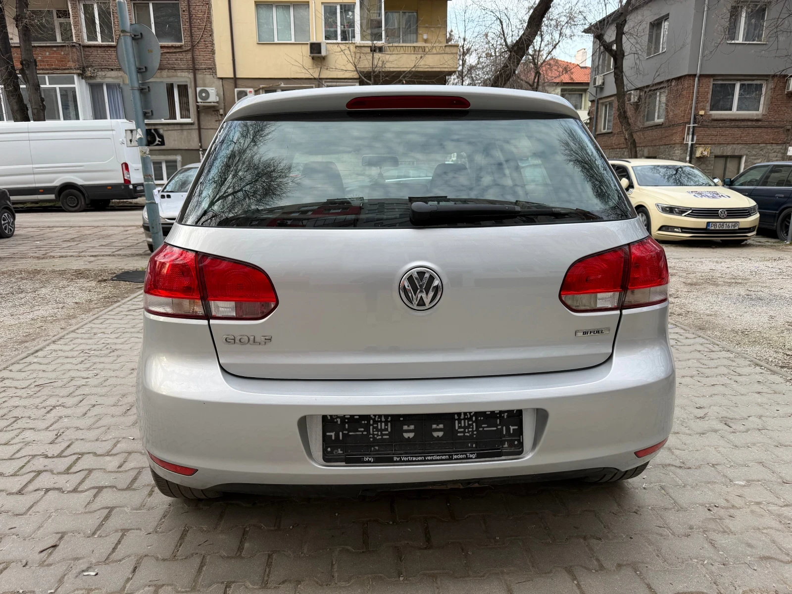 VW Golf 6 Bifuel 1.6 бензин/фабрична газ сервизна история  - изображение 7