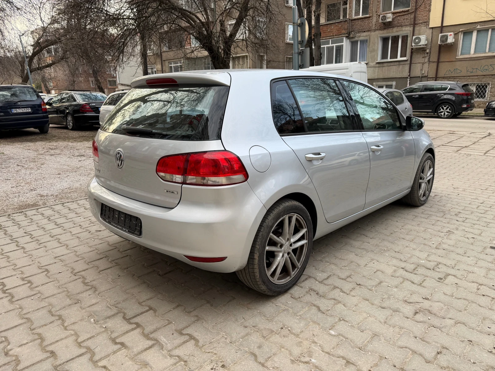 VW Golf 6 Bifuel 1.6 бензин/фабрична газ сервизна история  - изображение 5
