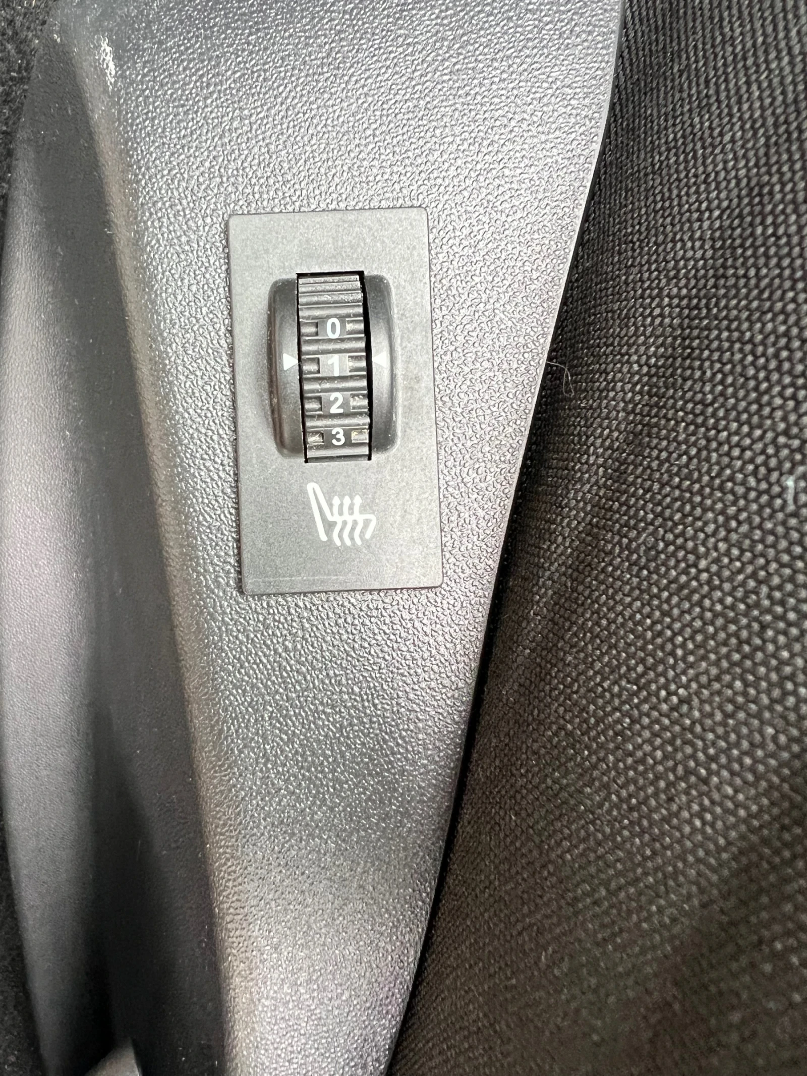 Peugeot 208, снимка 11 - Автомобили и джипове - 53812645