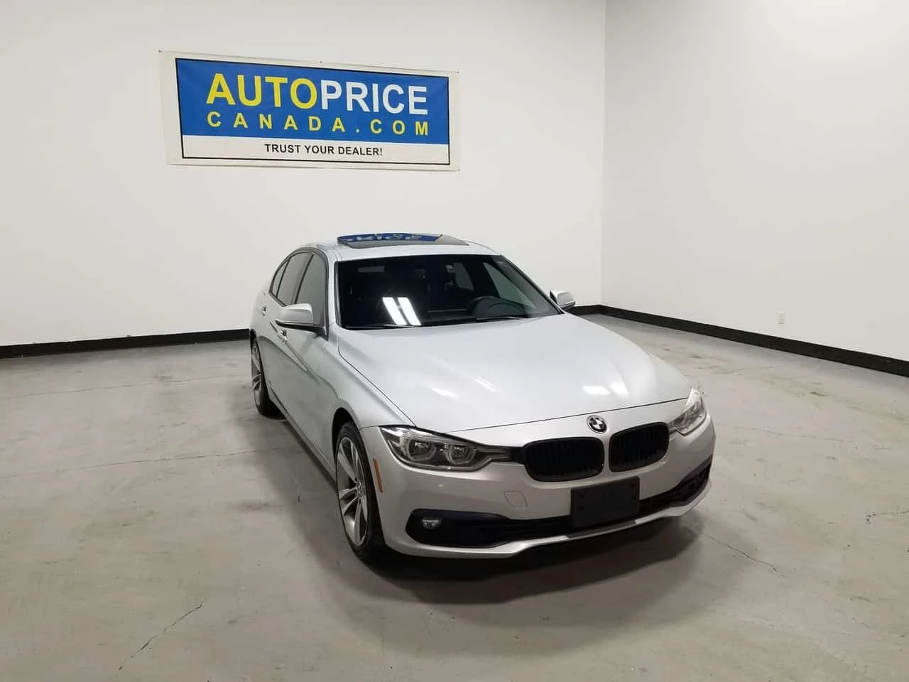 BMW 330 * xDrive * АВТОКРЕДИТ БЕЗ ПЪРВОНАЧАЛНА ВНОСКА