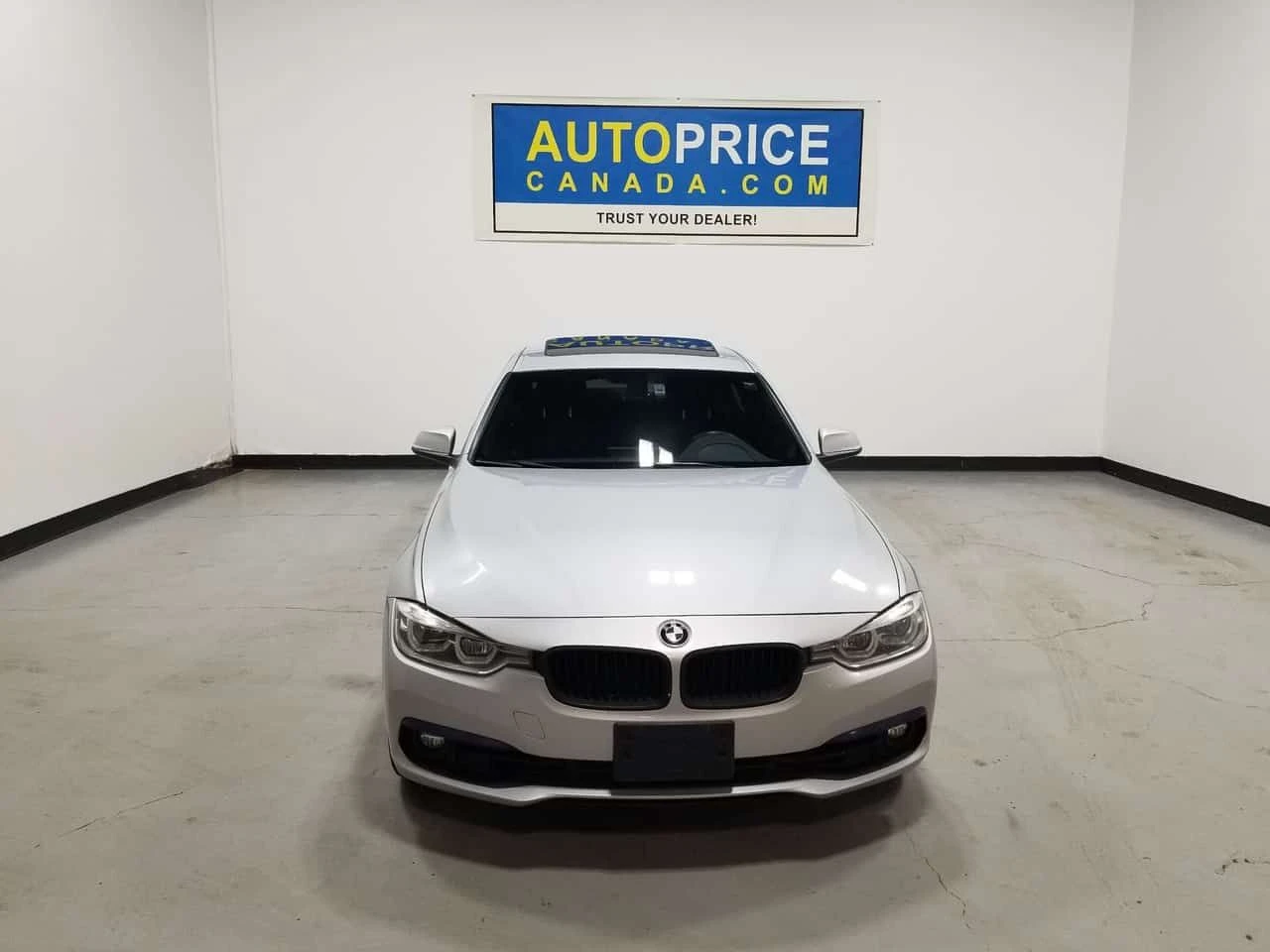 BMW 330 * xDrive * АВТОКРЕДИТ БЕЗ ПЪРВОНАЧАЛНА ВНОСКА, снимка 2 - Автомобили и джипове - 54552791