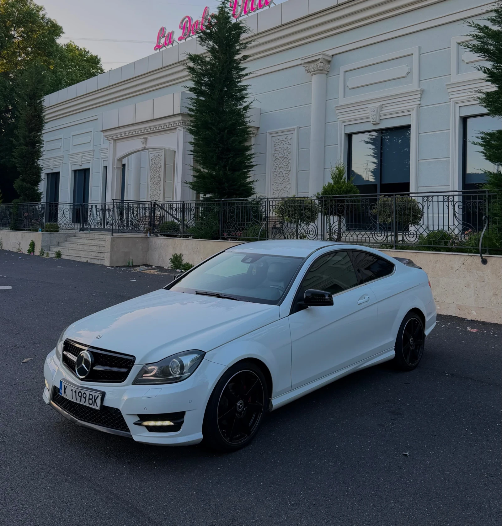 Mercedes-Benz C 220, снимка 3 - Автомобили и джипове - 54865119