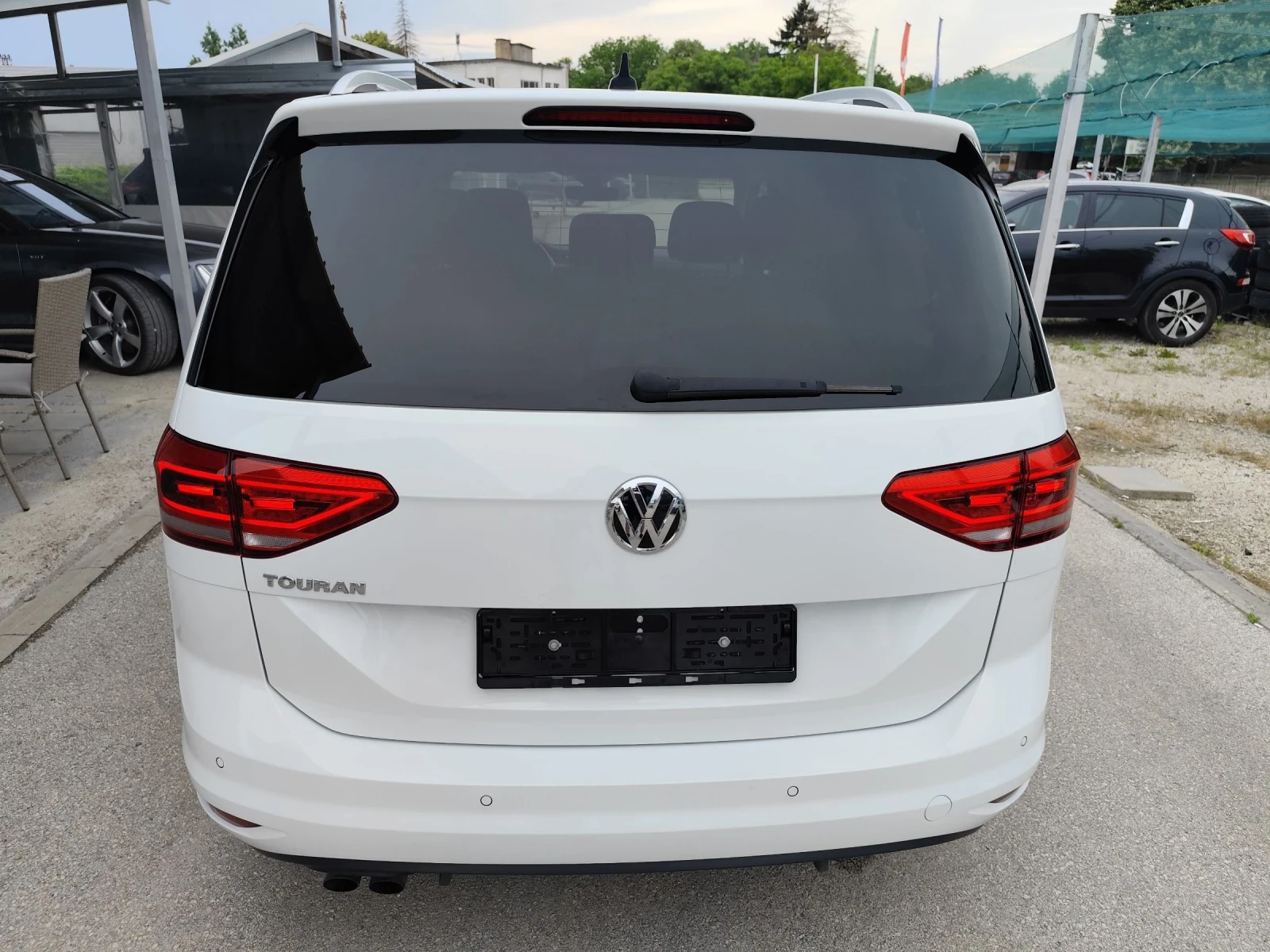 VW Touran 2.0 TDI Швейцария , снимка 12 - Автомобили и джипове - 54874281