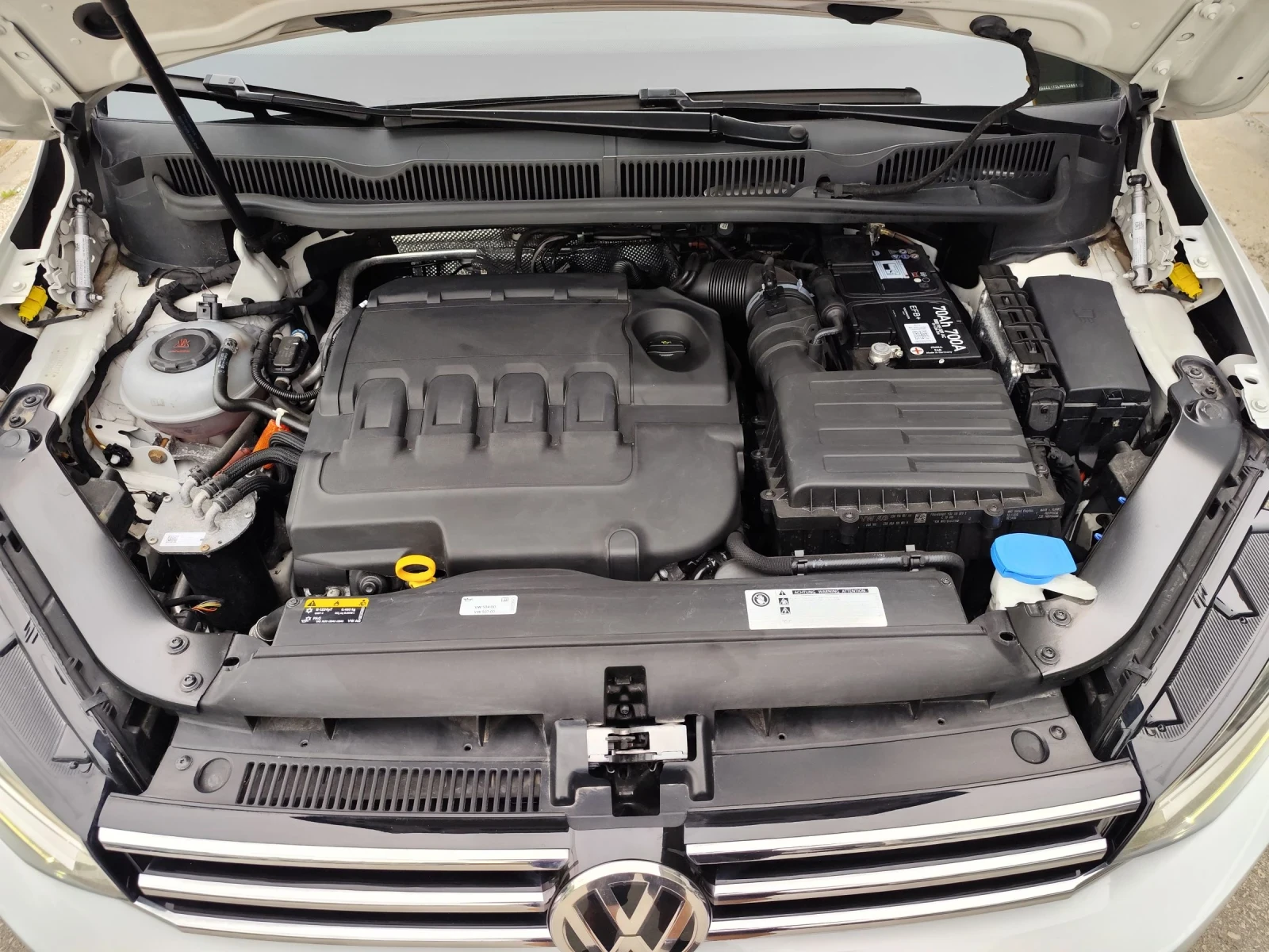 VW Touran 2.0 TDI Швейцария , снимка 3 - Автомобили и джипове - 54874281