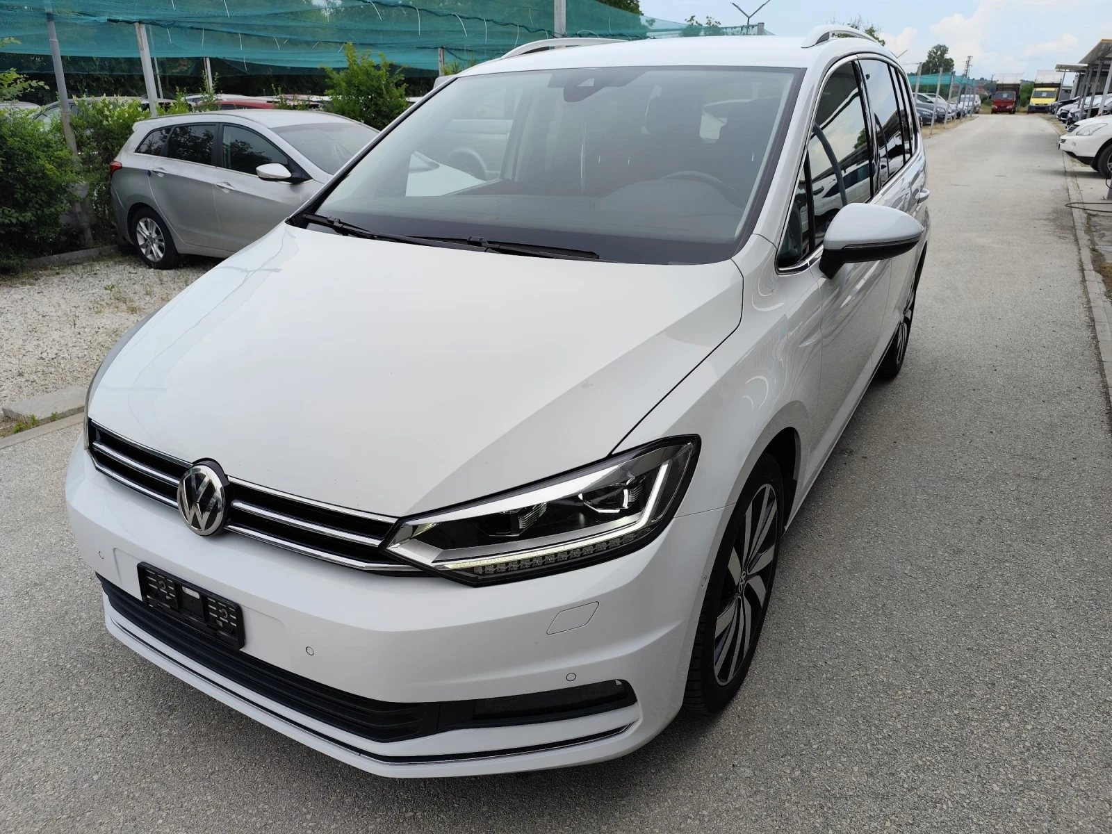 VW Touran 2.0 TDI Швейцария , снимка 4 - Автомобили и джипове - 54874281