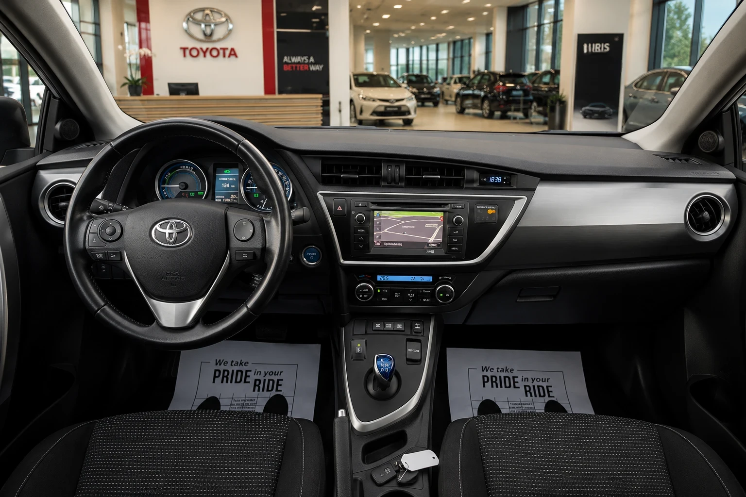 Toyota Auris 1.8 Hybrid, батерия като нова, панорама, снимка 8 - Автомобили и джипове - 54941615