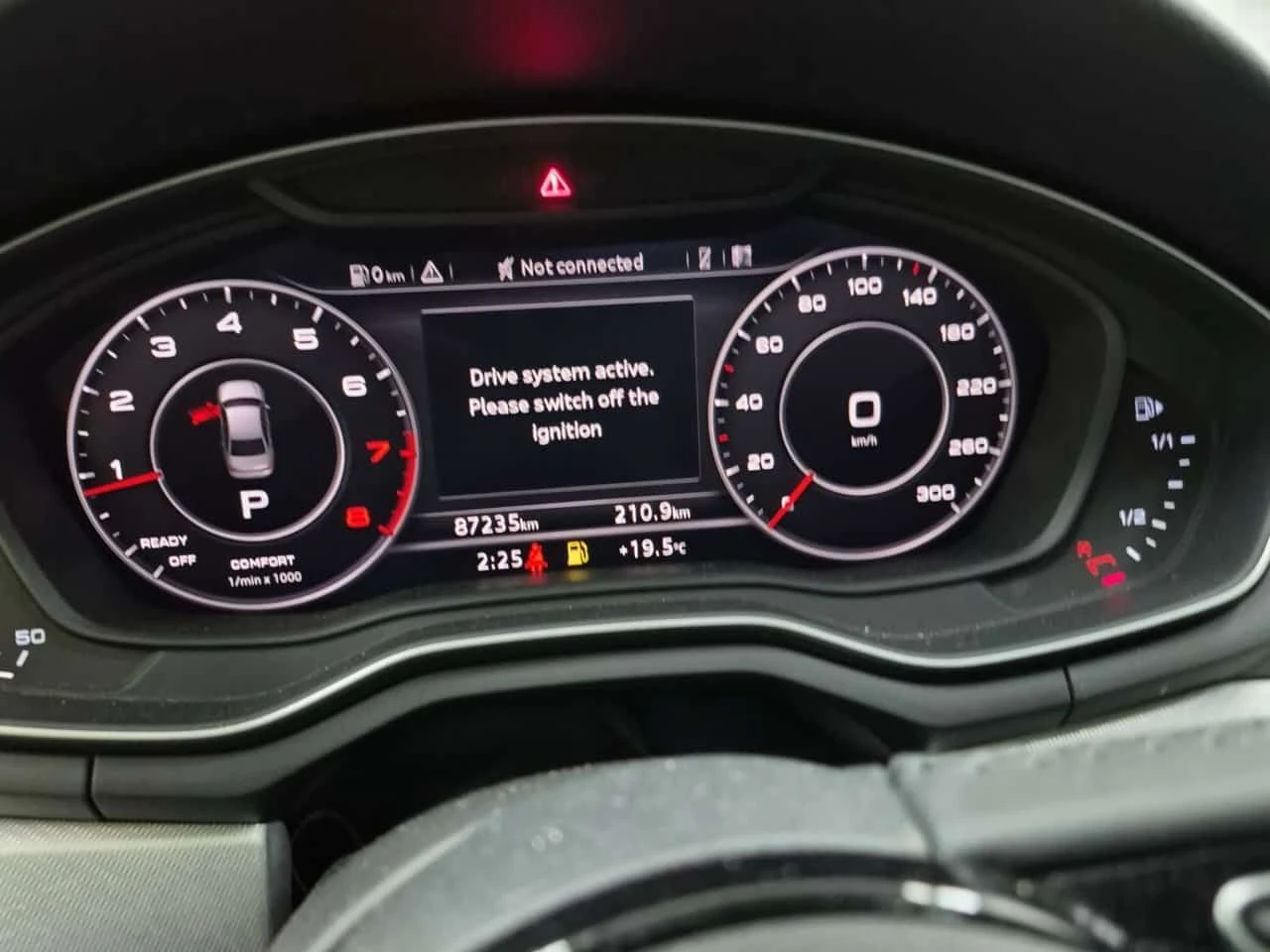Audi A4 TECHNIK | CARFAX | БЕЗ ПЪРВОНАЧАЛНА ВНОСКА, снимка 11 - Автомобили и джипове - 54963494