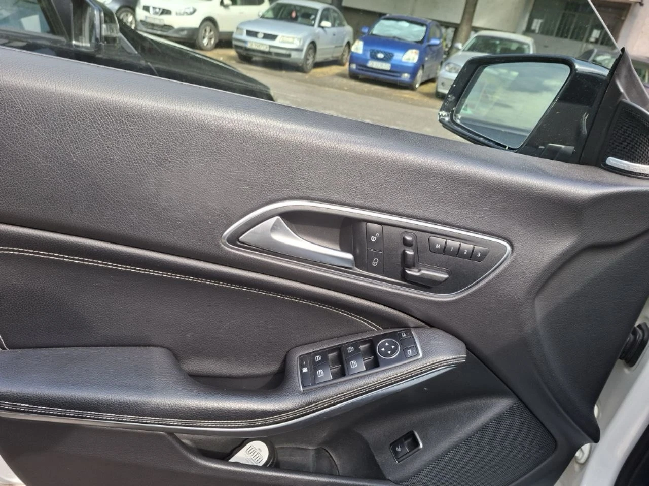 Mercedes-Benz CLA 250 AMG PKG | 4MATIC | PANO, снимка 12 - Автомобили и джипове - 55270347