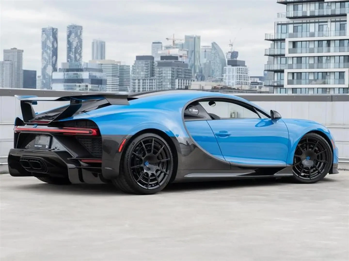 Bugatti Chiron Pur Sport W16 Carbon PKG ЦЕНА ДО БГ, снимка 4 - Автомобили и джипове - 55298104
