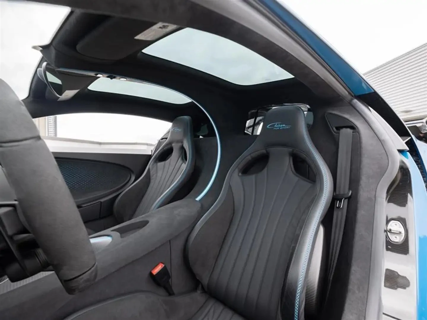 Bugatti Chiron Pur Sport W16 Carbon PKG ЦЕНА ДО БГ, снимка 10 - Автомобили и джипове - 55298104