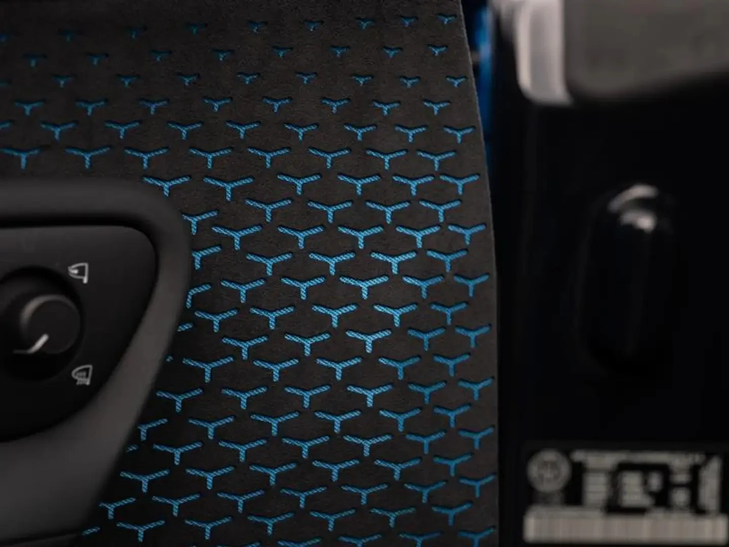 Bugatti Chiron Pur Sport W16 Carbon PKG ЦЕНА ДО БГ, снимка 16 - Автомобили и джипове - 55298104