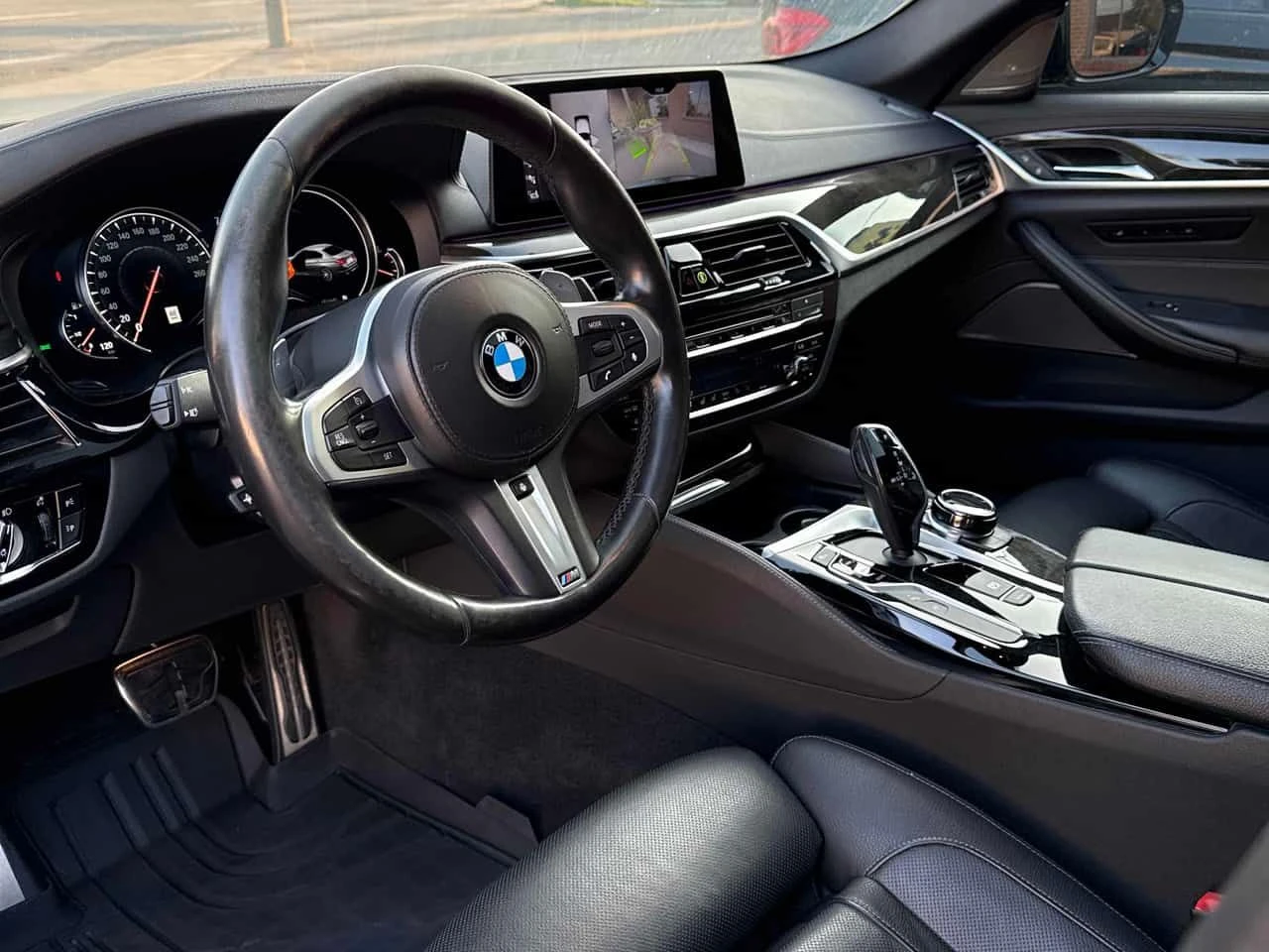 BMW 550 * M550i xDrive* АВТОКРЕДИТ БЕЗ ПЪРВОНАЧАЛНА ВНОСКА, снимка 5 - Автомобили и джипове - 55592061
