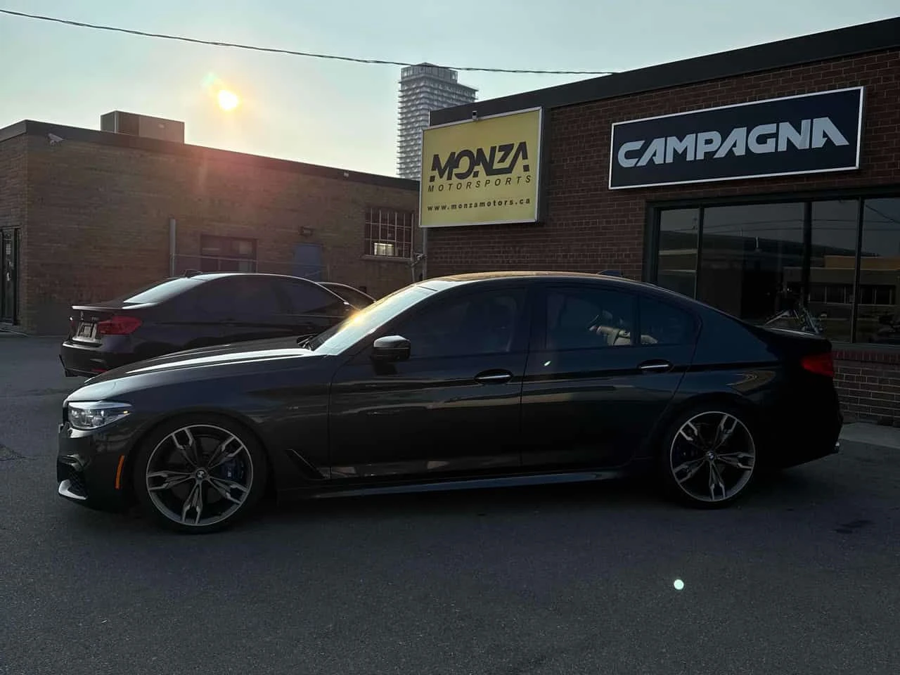 BMW 550 * M550i xDrive* АВТОКРЕДИТ БЕЗ ПЪРВОНАЧАЛНА ВНОСКА, снимка 2 - Автомобили и джипове - 55592061