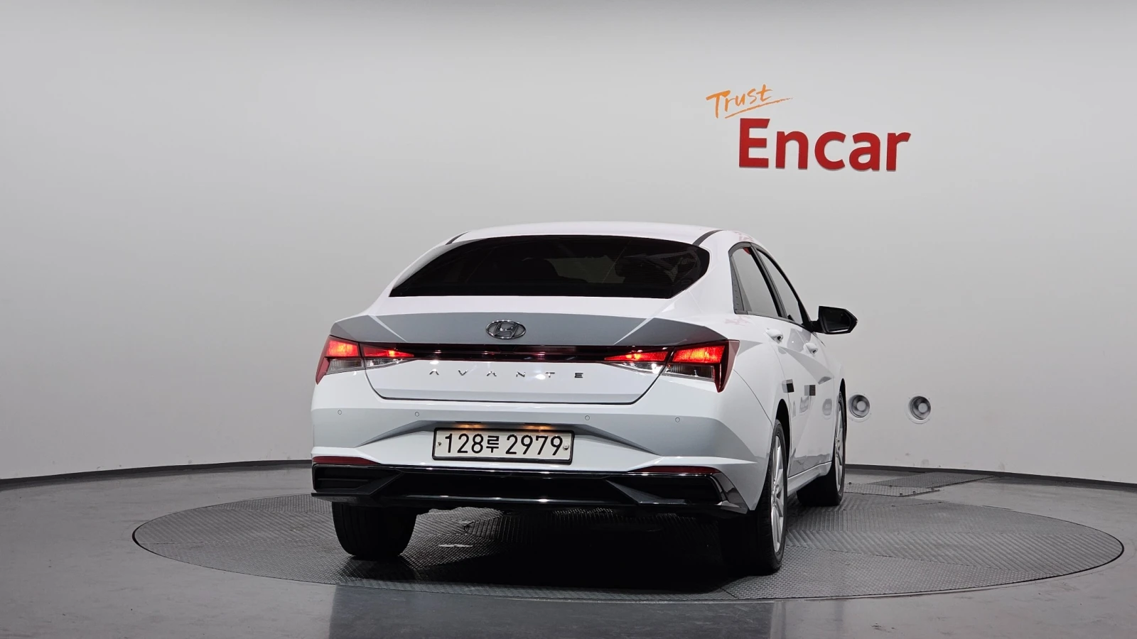 Hyundai Elantra SMART 1.6, снимка 4 - Автомобили и джипове - 55595154