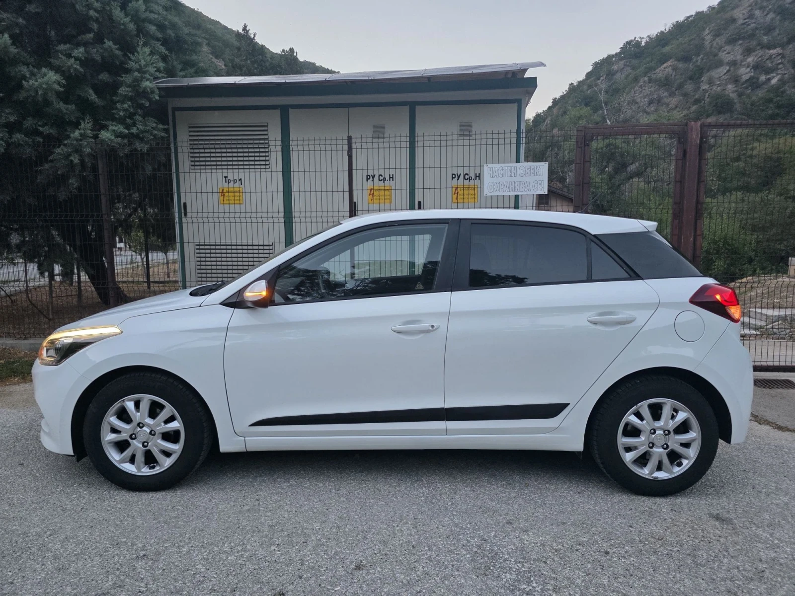 Hyundai I20 GO 1.25i 84кс  XENON/LED/TEMPOMAT/ЕURO 6/, снимка 7 - Автомобили и джипове - 55880026