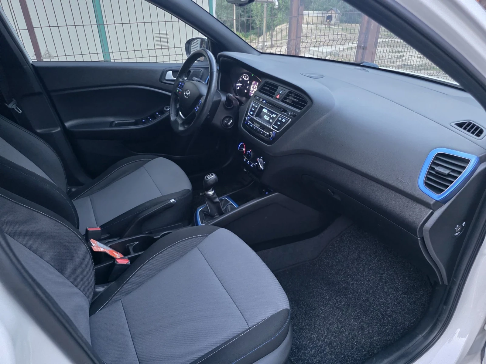 Hyundai I20 GO 1.25i 84кс  XENON/LED/TEMPOMAT/ЕURO 6/, снимка 13 - Автомобили и джипове - 55880026